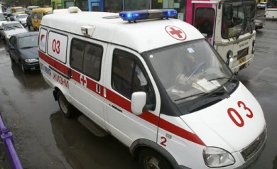 На ул. Пирогова молодой человек, вызвав скорую, выпрыгнул с балкона