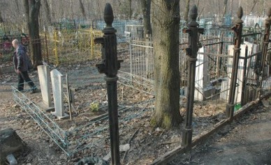 На Юго-Западном кладбище воронежец повесился, привязав верёвку к кресту