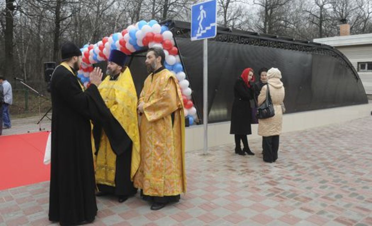 В отремонтированном за 25 млн рублей переходе у «Олимпика» нет освещения