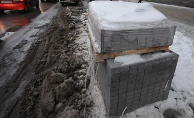 В Воронеже поймали пенсионера, который воровал плитку с тротуаров