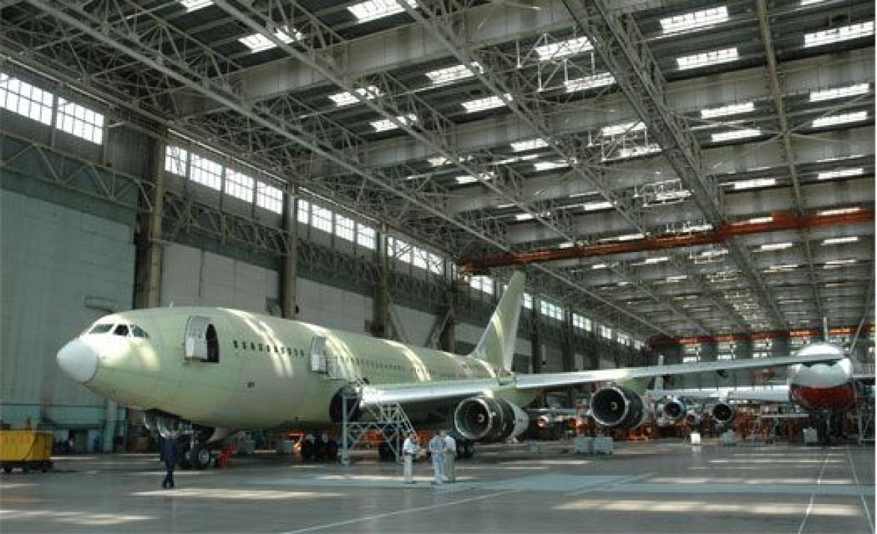 В Воронеже снесли автосервис, мешавший взлетать самолётам