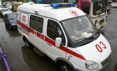 В Воронеже у кафе столкнулись ВАЗ и иномарка: пострадала женщина