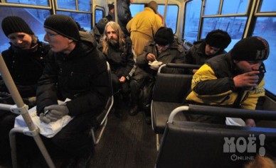 Воронежских бездомных в 20-градусные морозы обогреют у вокзала