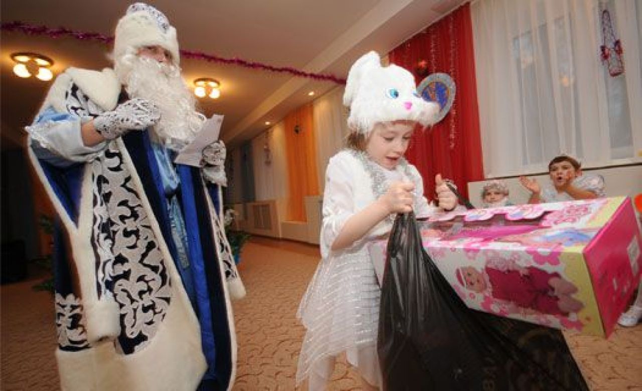 Почти половина воронежцев покупает новогодние подарки в последние дни декабря