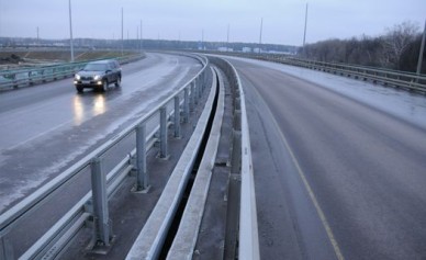 Полиция предлагает увеличить максимальную скорость на магистралях до 130 км/ч