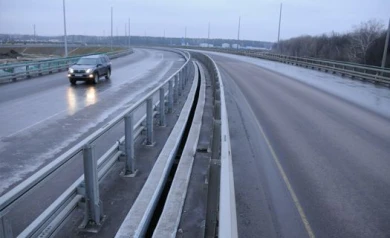 Полиция предлагает увеличить максимальную скорость на магистралях до 130 км/ч