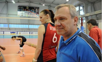 Накануне 8 марта тренер воронежского волейбольного клуба поделился секретами упр...