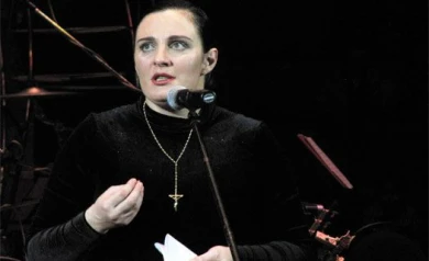 Ваенга в Воронеже критиковала Волочкову, журналистов и заразных поклонниц