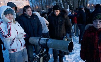 Воронежцы наблюдали за кометой даже в театральные бинокли