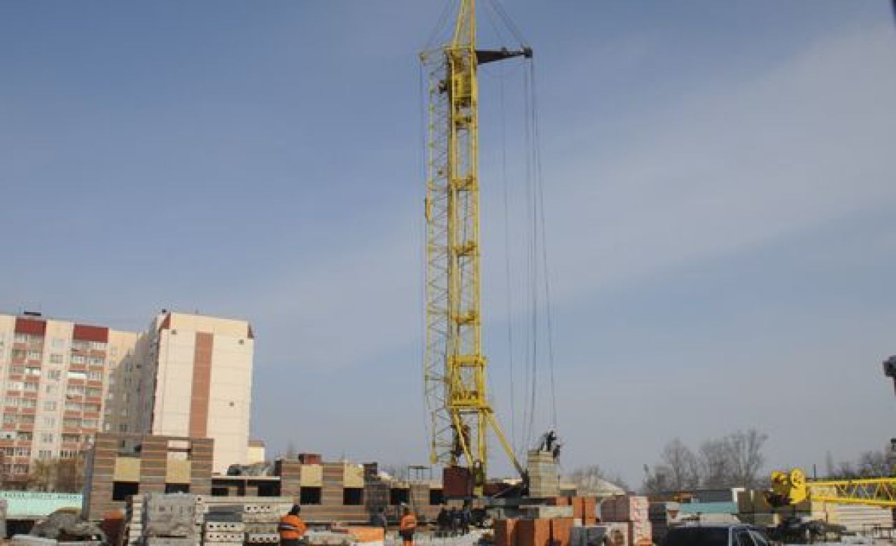 За обрушение стрелы крана на воронежской стройке никого не накажут