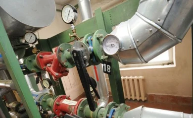 В центре Воронежа построили подземную парковку, забетонировав теплотрассу