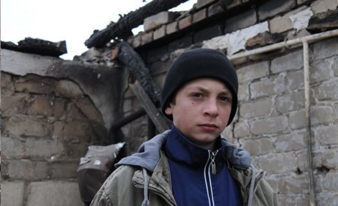 14-летний Саша Подгорный спас из огня двух своих младших братьев и сестрёнку