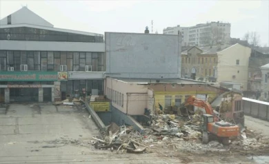 Сегодня начали сносить здание Центрального рынка