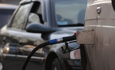Цены на бензин снова поднимут ради улучшения качества дорог