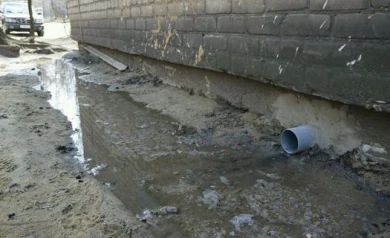 В Воронеже двор утопает в фекалиях из-за строительства магазина