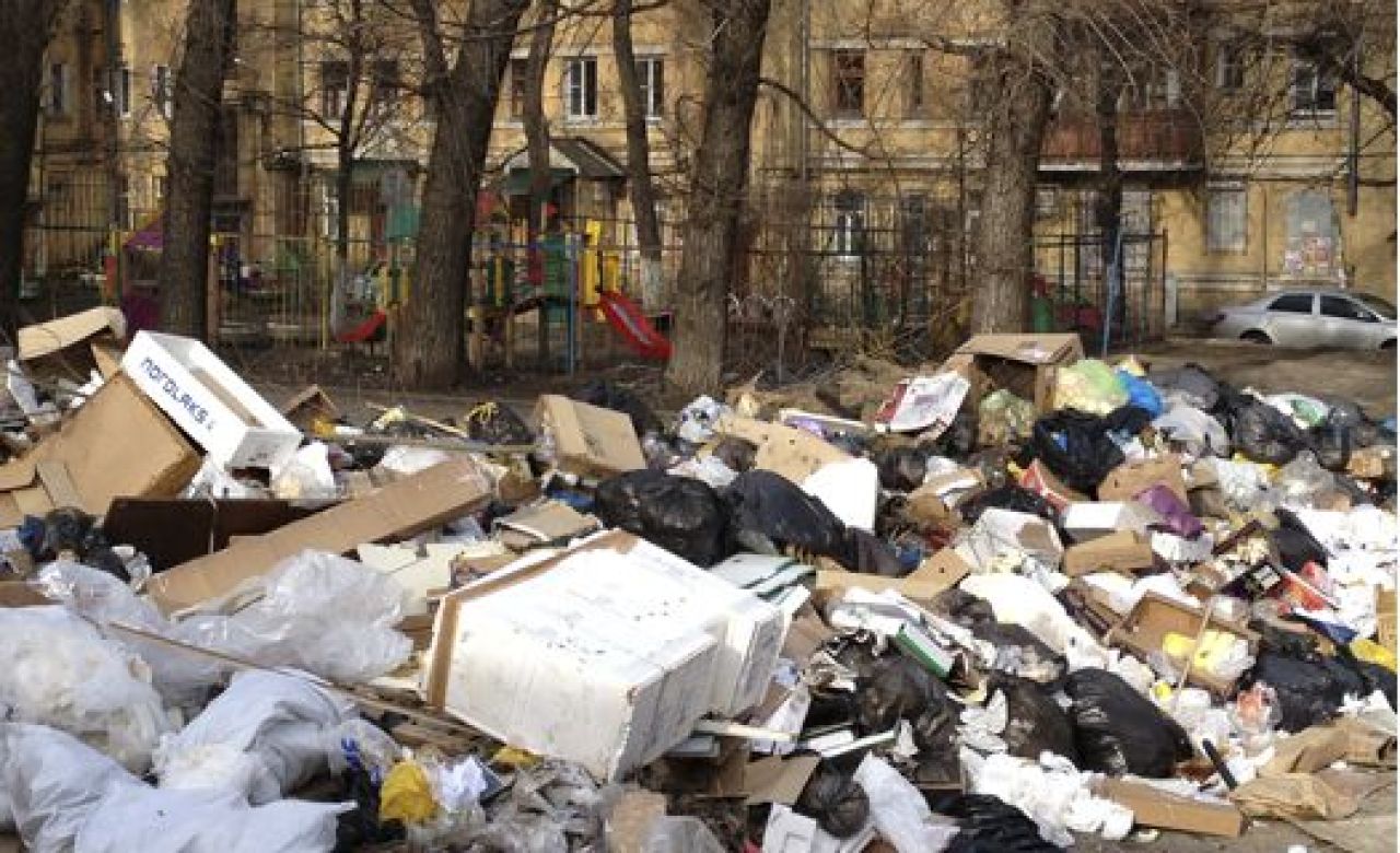 В Воронеже за музеем им.Крамского выросла огромная свалка