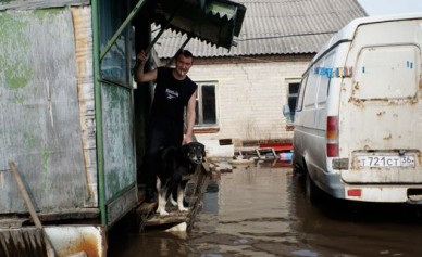 Воронежским семьям, пострадавшим от паводка, выделили по 25 тысяч рублей