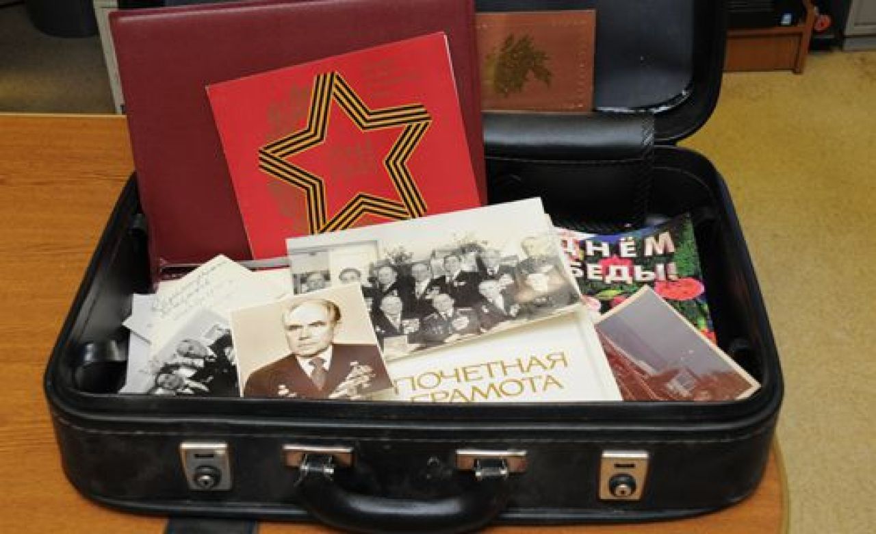 Через 12 лет после смерти ветерана его личный архив оказался на помойке.