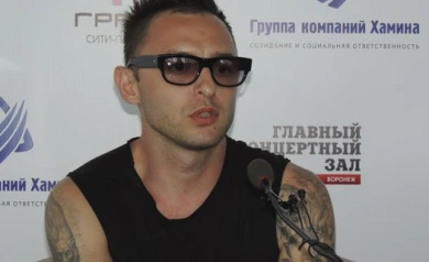 Рома Зверь в Воронеже расстроился из-за хоккея