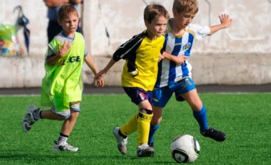 Чемпионов по дворовому футболу поздравит Дмитрий Саутин