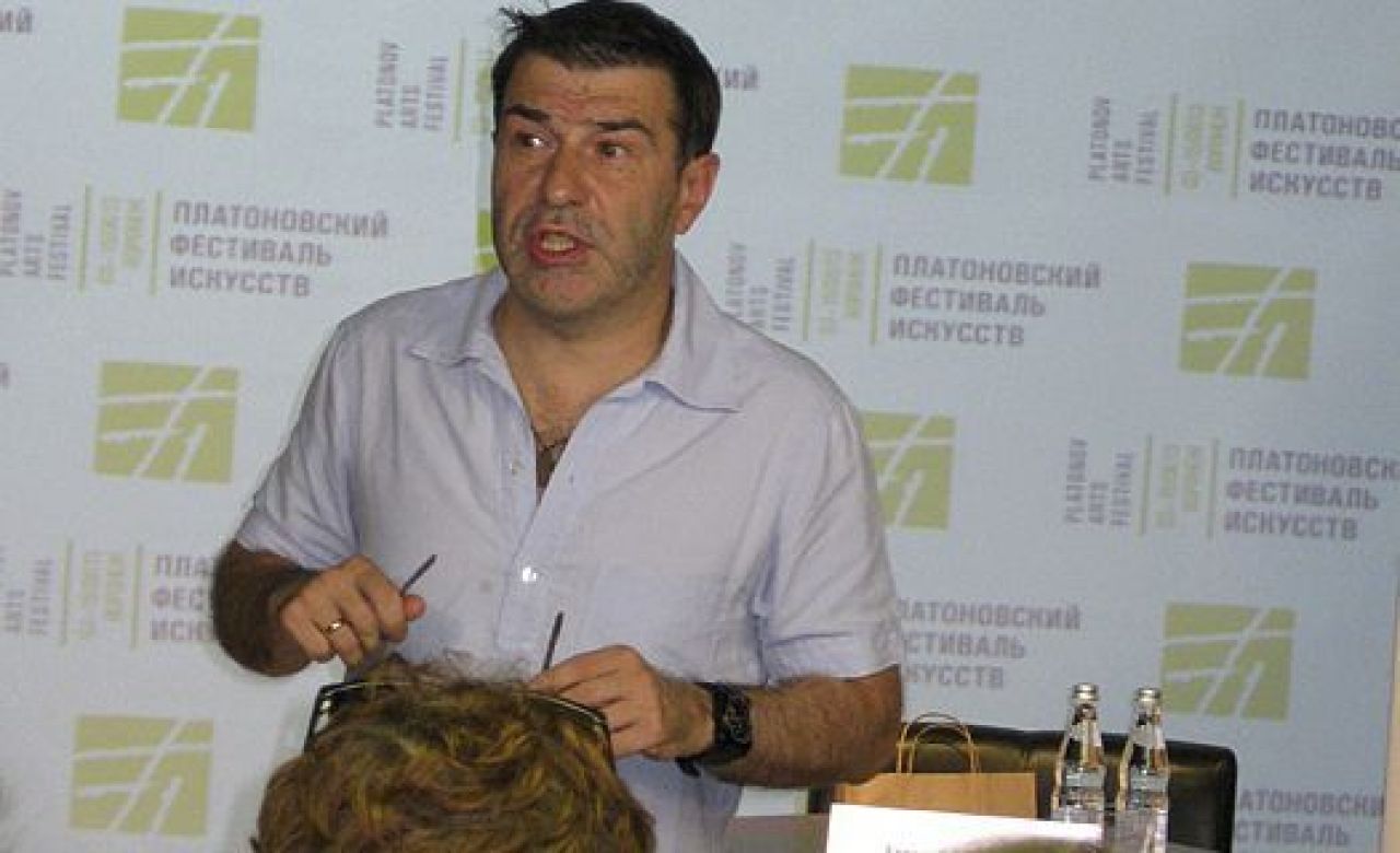 В Воронеже Евгений Гришковец поблагодарил зрителей за то, что живет за их счет