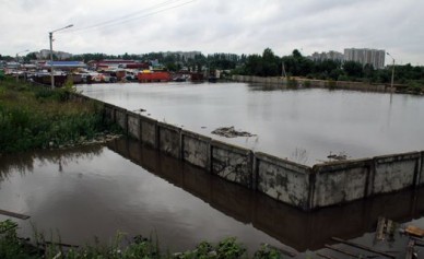 Воронежские власти разбираются в причинах потопа на авторынке