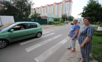 Жители улицы Добролюбова сами нарисовали пешеходный переход
