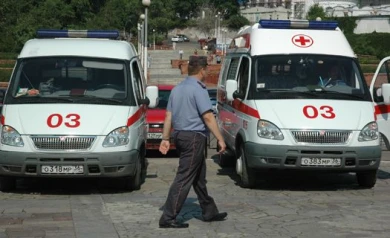 Под Воронежем легковушка врезалась в пригородный автобус