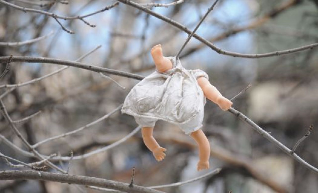 Под Воронежем мать держала детей на привязи, морила голодом и избивала