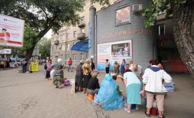 Дачники развернули торговлю в шаге от детской поликлиники