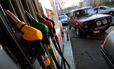 Бензин в России подорожает до 33 рублей за литр 95-го