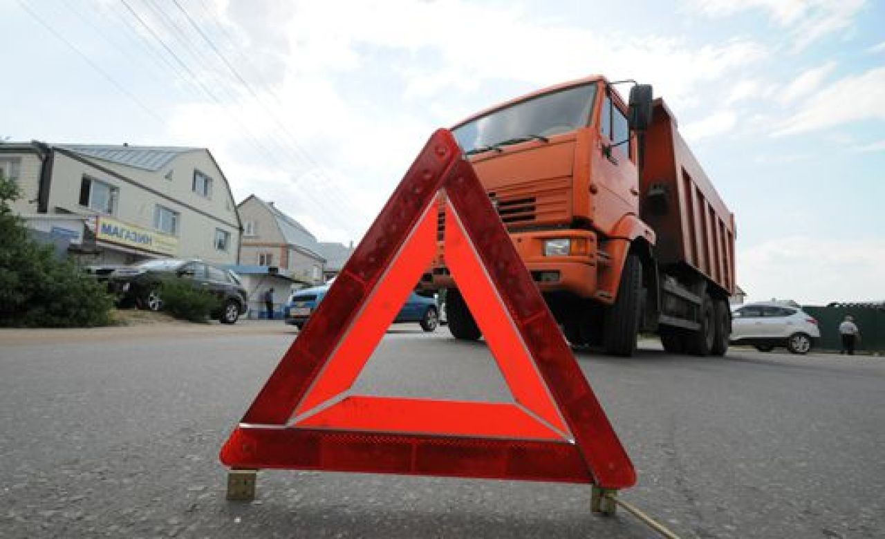 Под Воронежем фура сбила пешехода