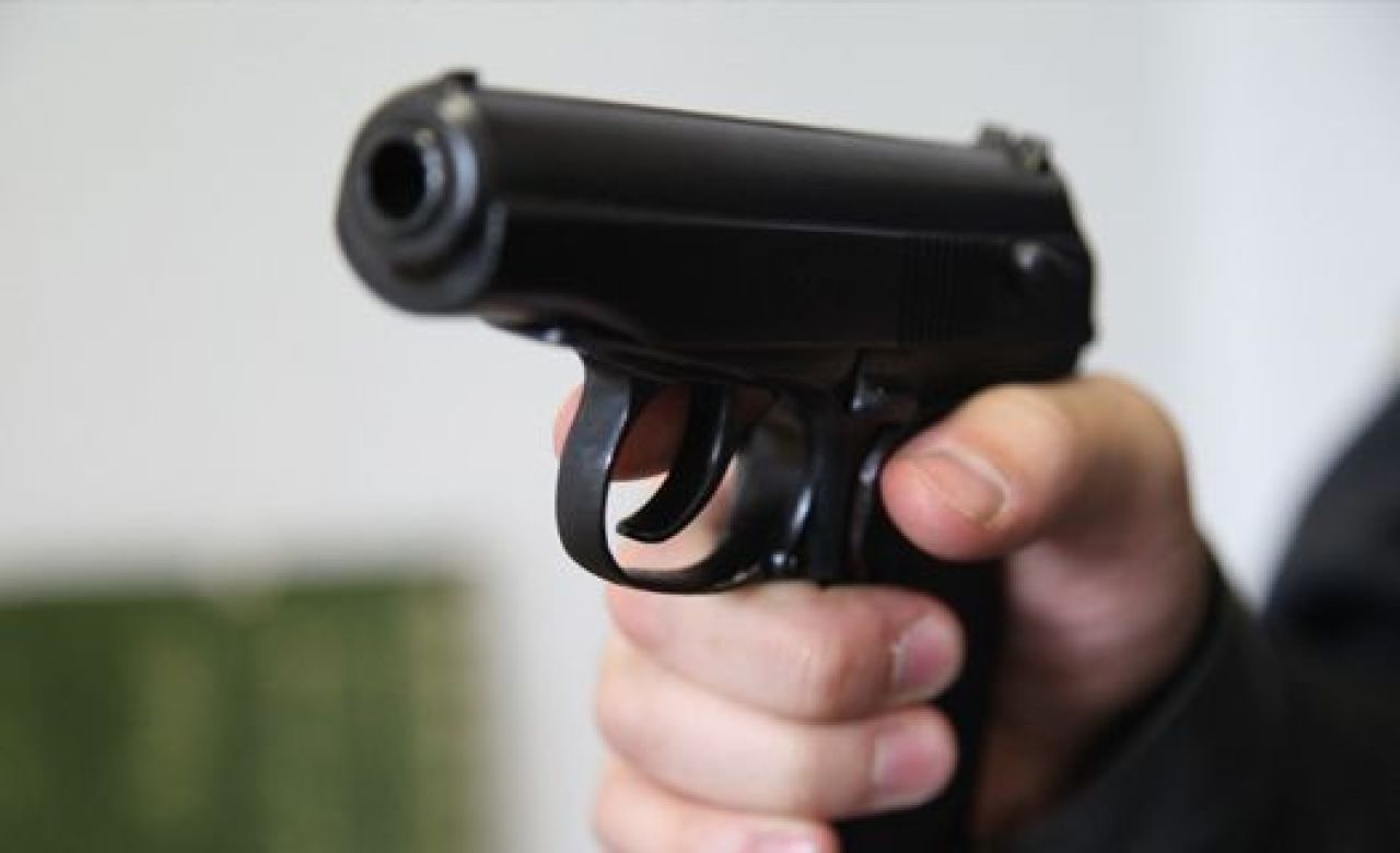 В Воронежской области автомобилист обстреливал из пневматики пассажирский поезд