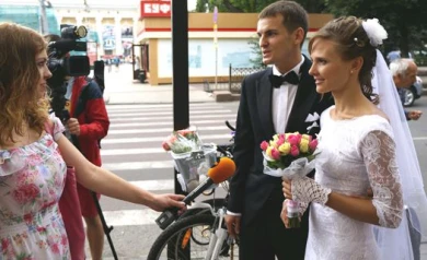 Первая велосвадьба в Воронеже собрала около 40 гостей на велосипедах