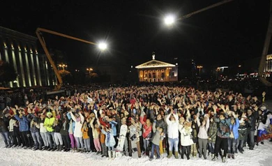 Воронежцы, снявшиеся в «Ёлках-3», смогут увидеть себя на специальном сайте