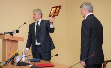 Восемь депутатов Гордумы не пришли на инаугурацию нового мэра