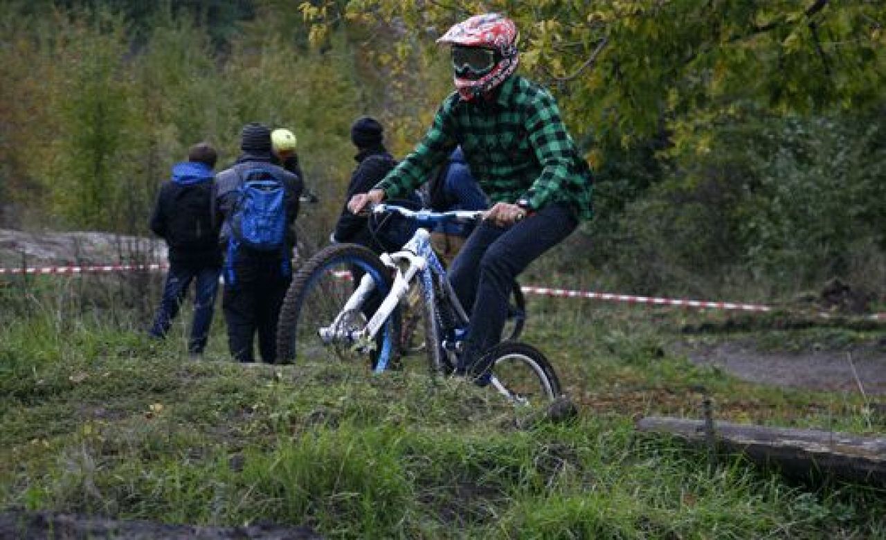 В соревнованиях по скоростному спуску на «Динамо» участвовало всего 9 спортсменов