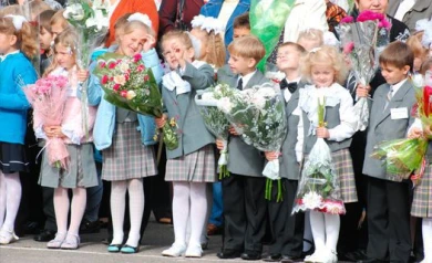 Многодетные семьи смогут получить компенсацию за школьную форму в органах соцзащиты