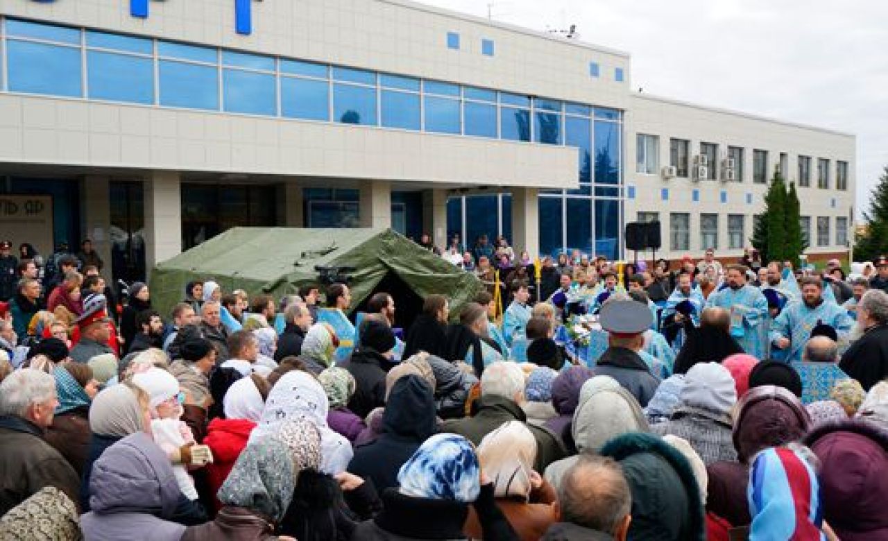 У верующих, провожавших Курскую Коренную икону в аэропорту «Воронеж», случилась истерика