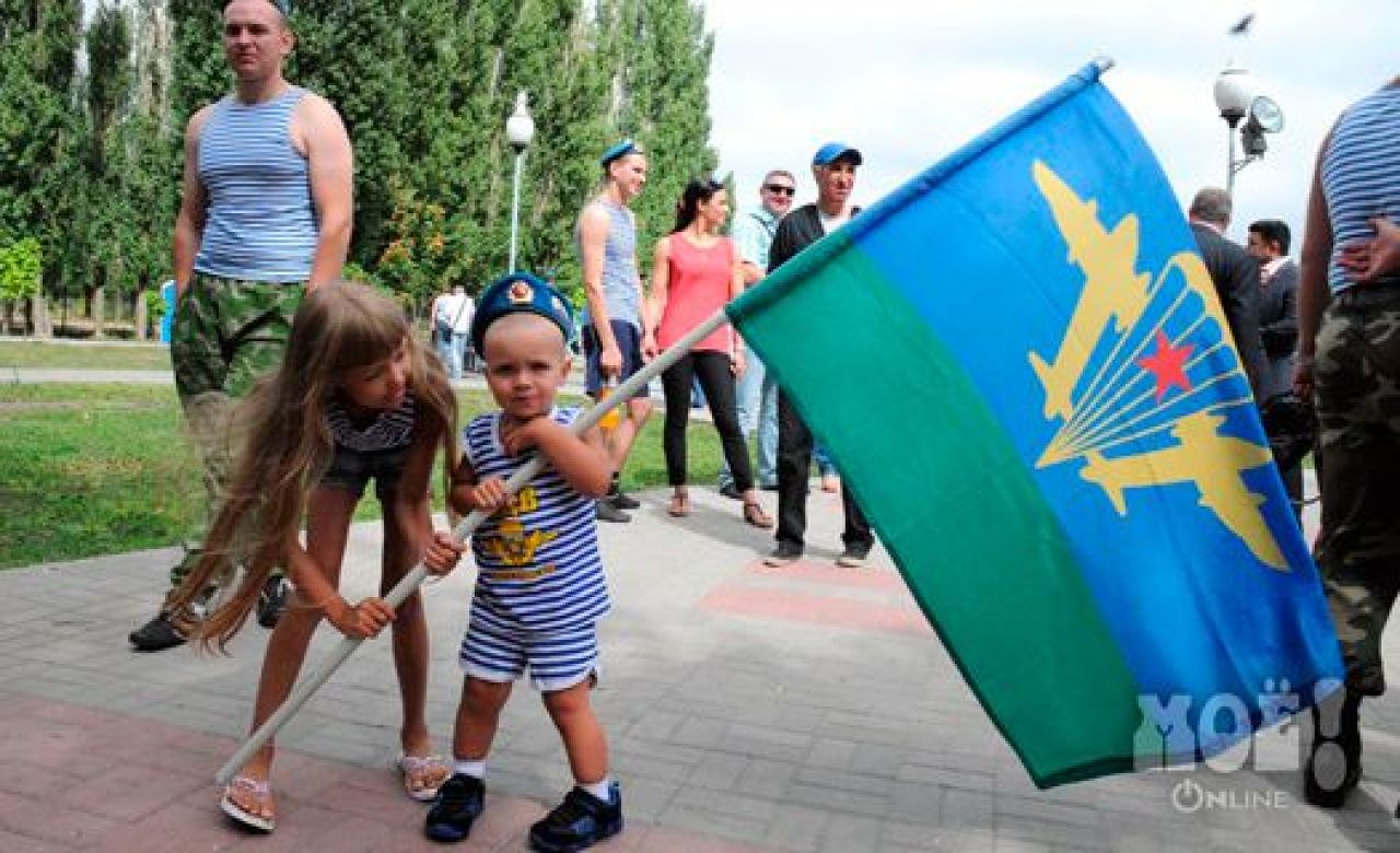 Сын десантника на день ВДВ в Воронеже.