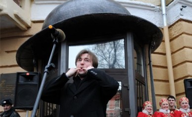 Сергей Безруков предложил открыть в Воронеже литературное кафе «Стойло Пегаса»