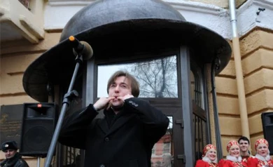 Сергей Безруков предложил открыть в Воронеже литературное кафе «Стойло Пегаса»