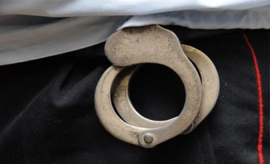 Злоумышленники на «копейке» избили и ограбили воронежца около его дома