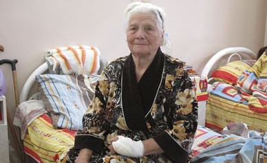 Под Воронежем пенсионерка откусила палец ветерану войны