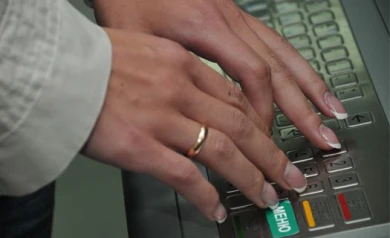 Банкоматы крупнейших воронежских банков не принимают 5-тысячные купюры