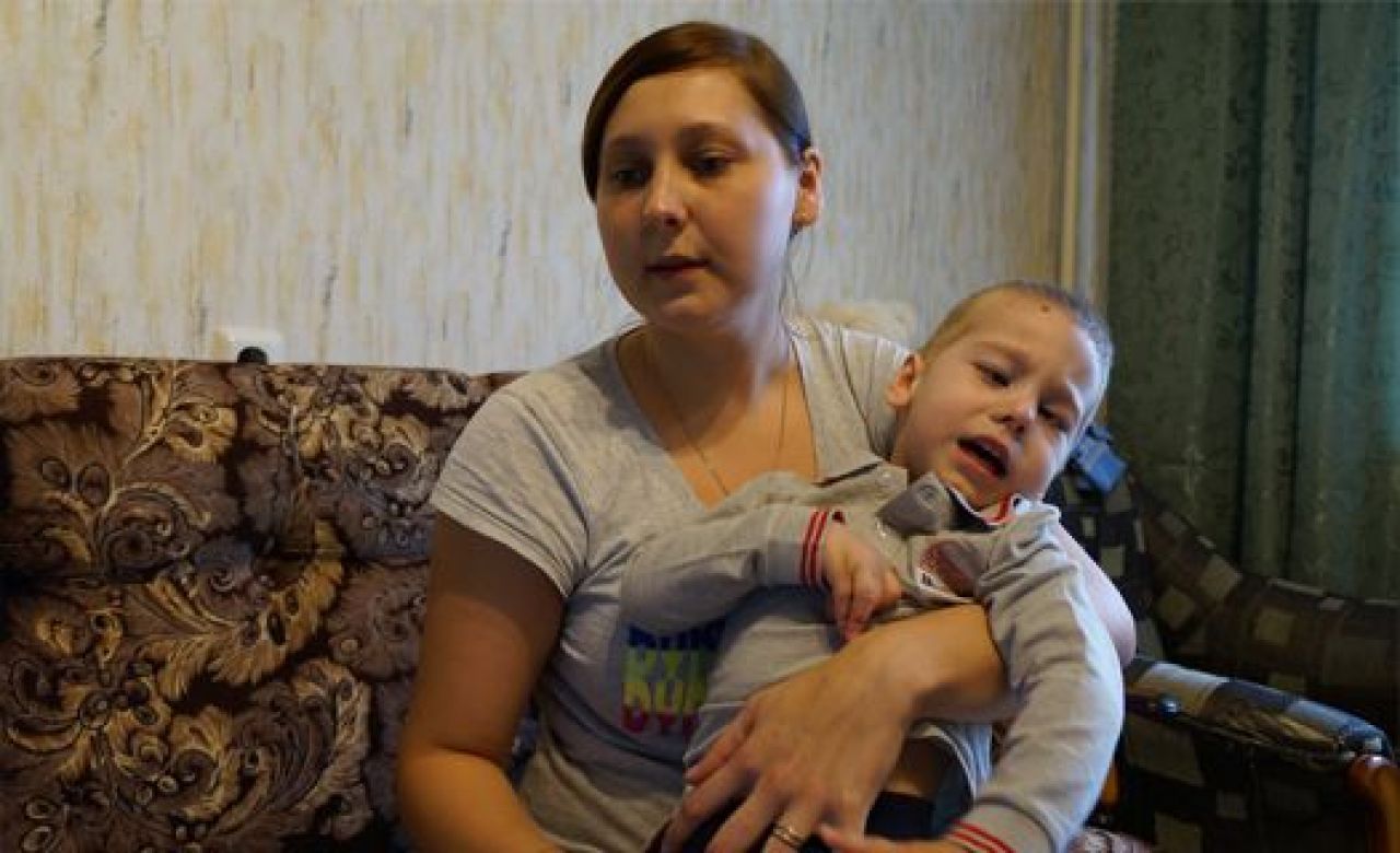 Маленькому Андрею с диагнозом ДЦП из Воронежа нужен курс реабилитации