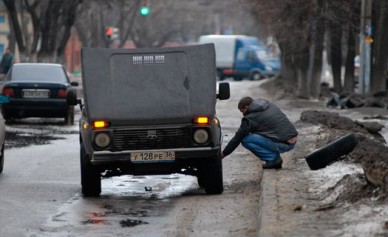 В Воронежской области разбитые дороги провоцируют каждое третье ДТП