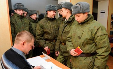 В военкоматах Черноземья отсеяли 2/3 претендентов на службу по контракту