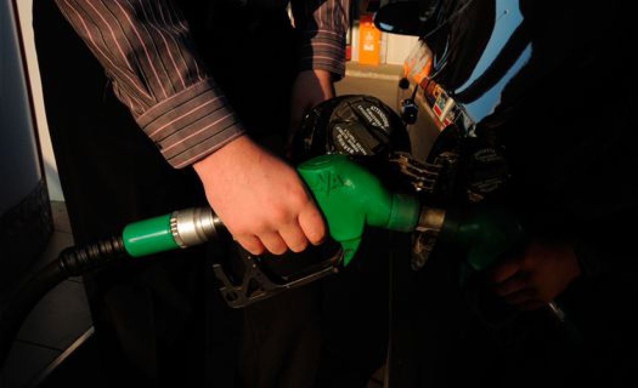 Заправке в Воронеже грозит штраф в 100 тысяч рублей за «грязный» бензин