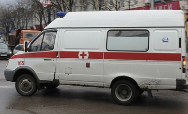 Под Воронежем сотрудник ГИБДД на иномарке врезался в авто: трое пострадали